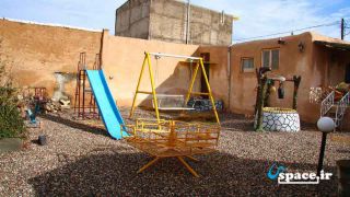 محل بازی کودکان در محوطه اقامتگاه بوم گردی نگین حسین آباد - مامونیه - مرکزی